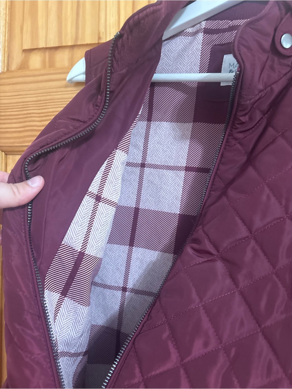 Market & Spruce Size Large Maroon Quilted Vest - Picture 6 of 8